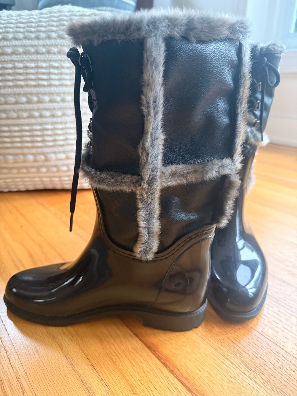 Stuart Weitzman Made in Italy Faux Fur Lace-Up Rain Snow Boots Black Sz 38